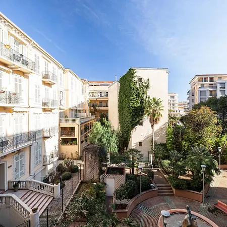 Eden Park 2 Piece, Clim, Parking Apartamento