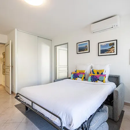 Eden Park 2 Piece, Clim, Parking Menton