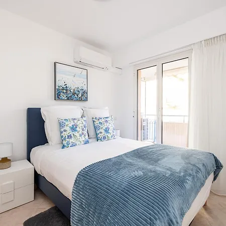 Eden Park 2 Piece, Clim, Parking Menton