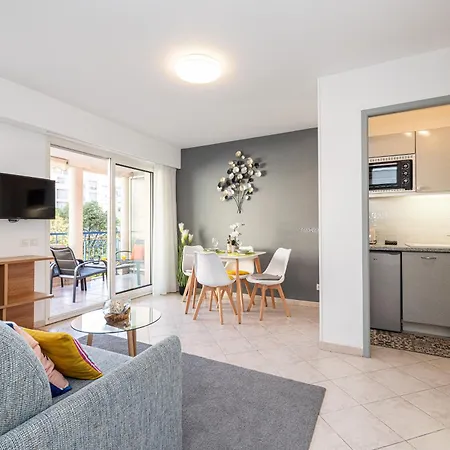 Eden Park 2 Piece, Clim, Parking Apartament Mentona